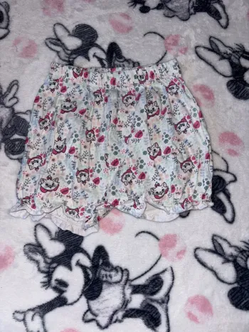 Short fille