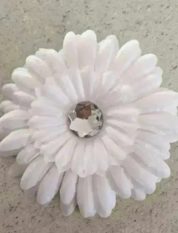 Barrette pince fleur blanche