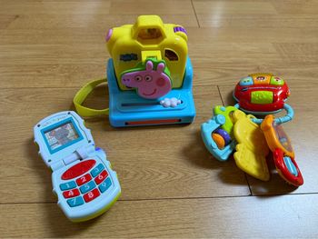 Lot de jouets bébé