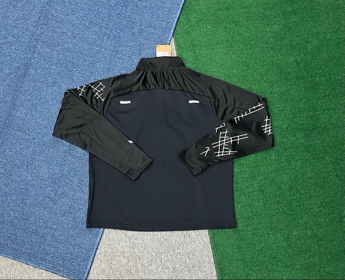 Haut Nike Division - photo numéro 2