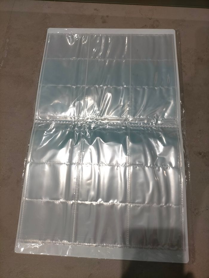 Classeur pour 540 cartes Pokémon - photo numéro 3