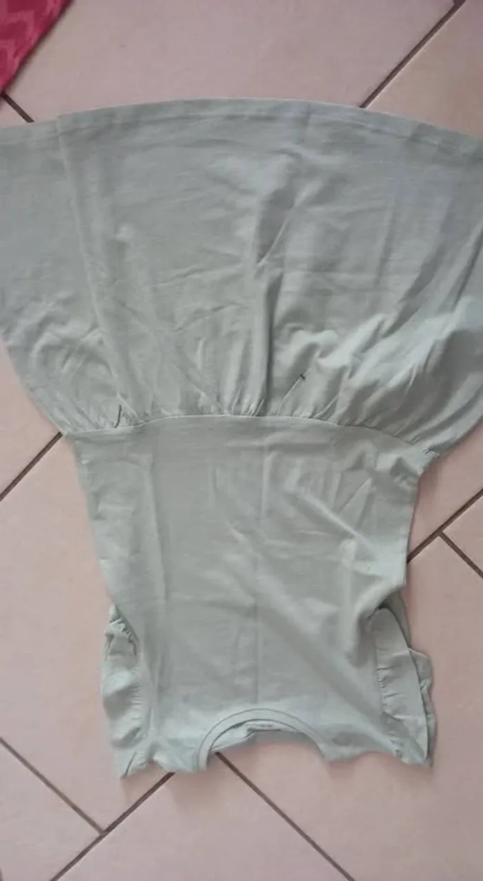 Robe verte pâle neuve étiquetée vert baudet manches courtes à volants
