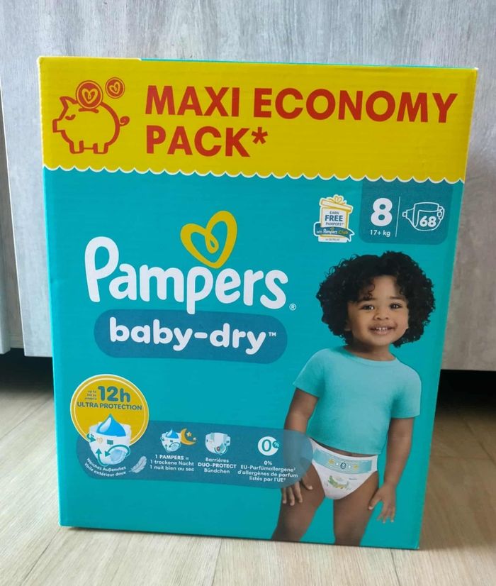 Couches pampers baby dry taille 8
