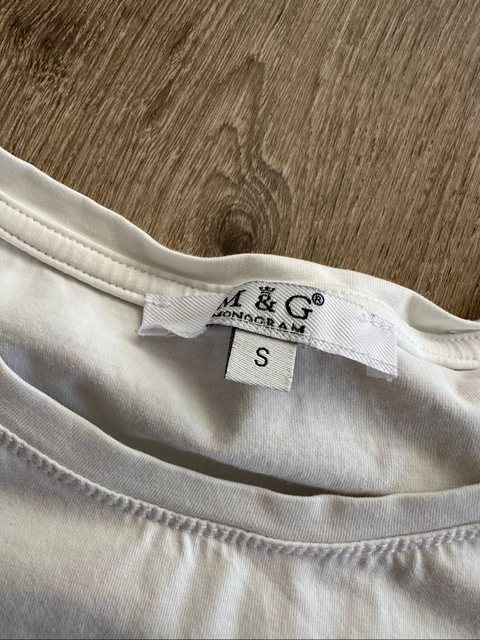 - Tee shirt Monogram - Taille S - Très bon état - photo numéro 2