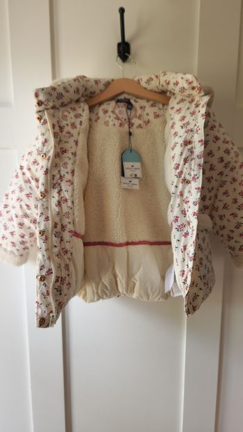 Doudoune manteau veste sergent major fille taille 4 ans modèle lidounette vanille à fleur blanc