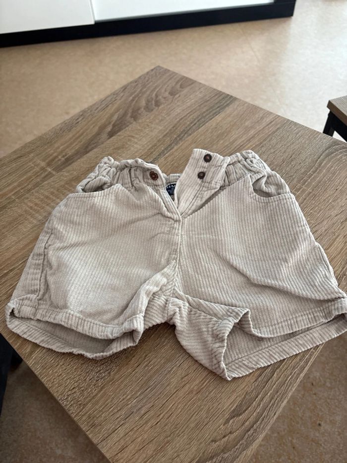 Short beige