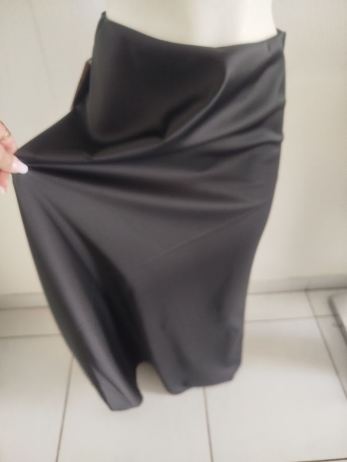 #kytietailleuniquefemme. Jupe longue en satin évasé taille unique - photo numéro 3
