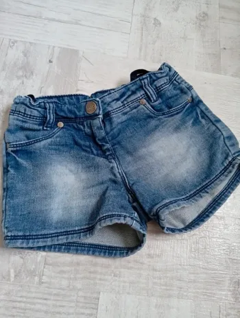 Short en jean 4 ans