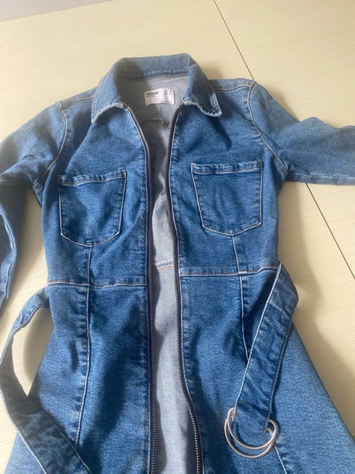 Très belle robe en jean bershka - photo numéro 2