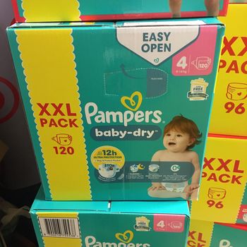 120 couches Pampers baby dry taille 4
