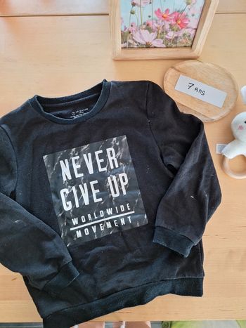 Pull pour garçon taille 7ans marque Primark bon état