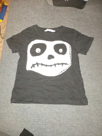 T shirt H&M taille 2/4 ans