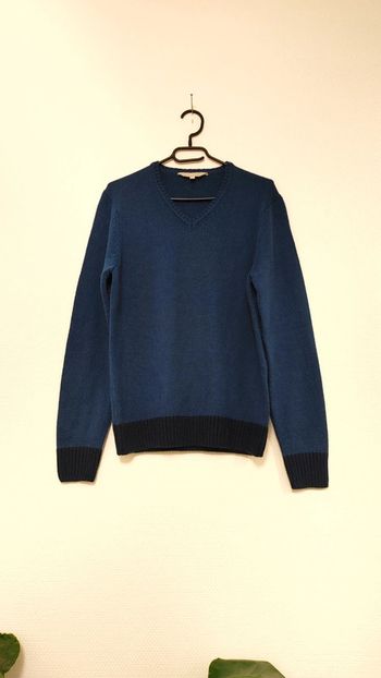 Pull bleu col v marque OVS 100 % acrylique en très bon état