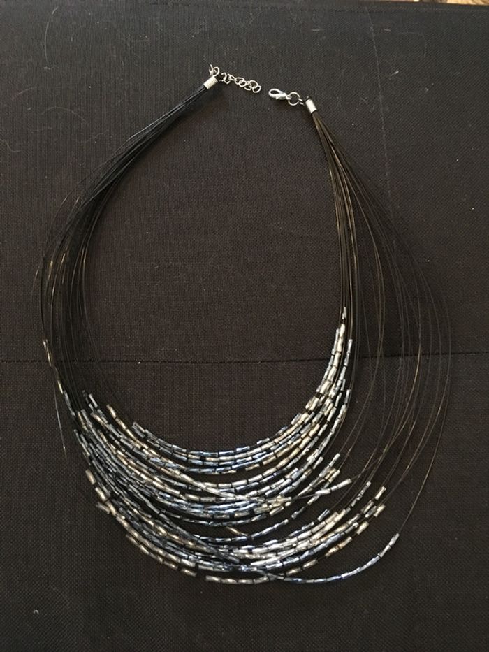 Collier multirang neuf