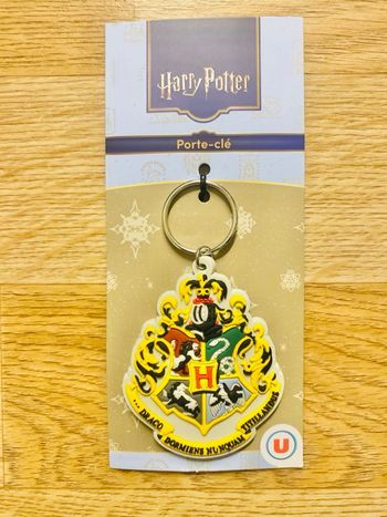 Porte clé emblème Poudlard Harry Potter 