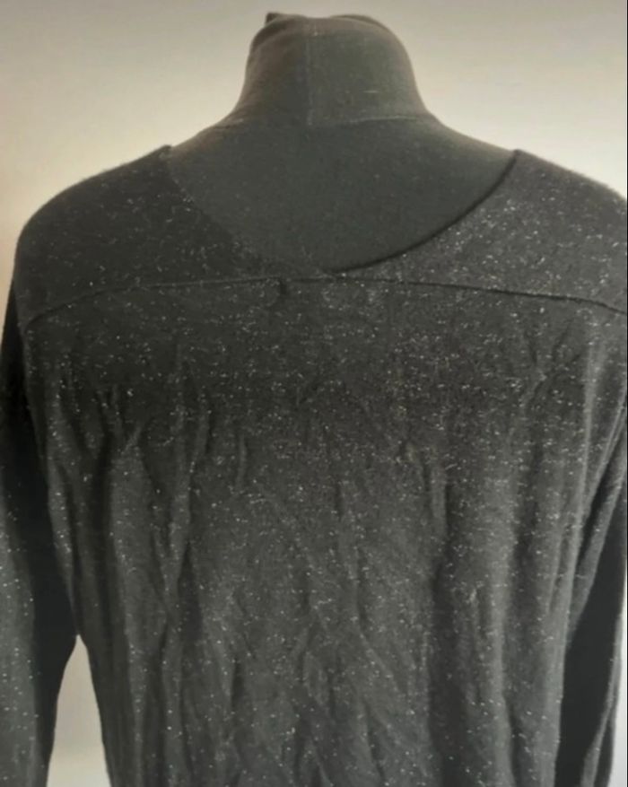 Pull fin col V noir à paillettes taille M de chez Kiabi en très bon état - photo numéro 5