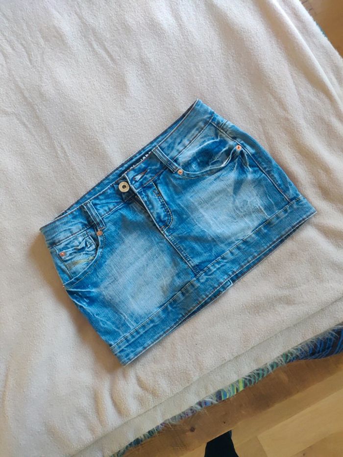 Ultra minijupe en jean y2k - photo numéro 2