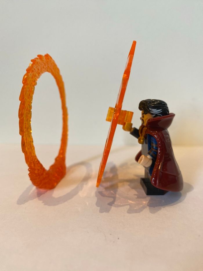Figurine type lego Dr Strange. Marvel - photo numéro 2