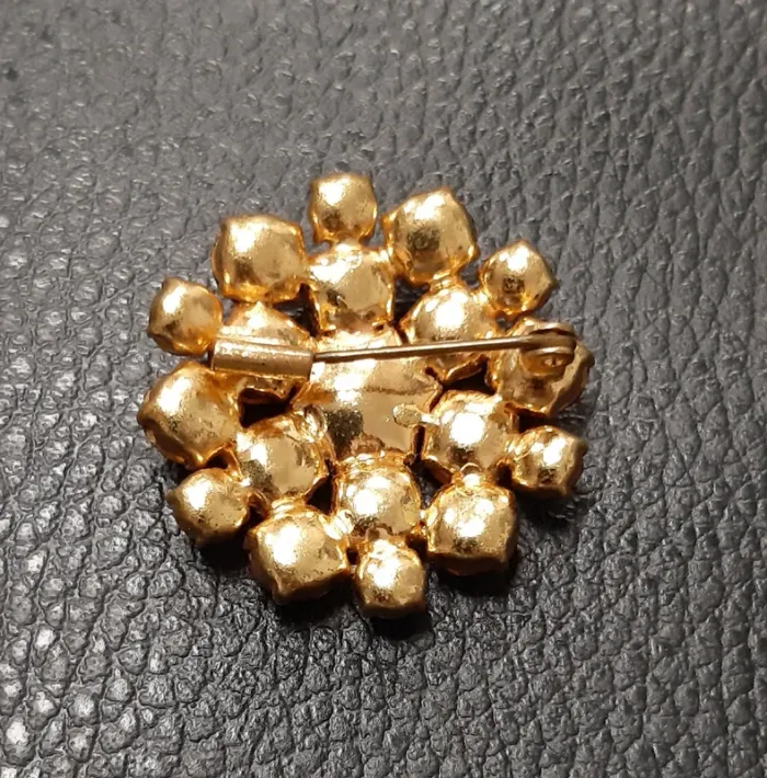 Très belle broche vintage dorée avec cristaux rouges - photo numéro 2