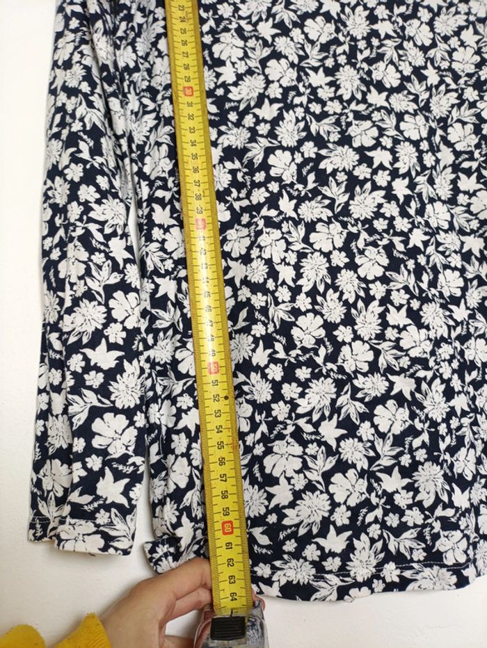 Haut manches longues noir à fleurs blanches – Promod – Taille M vintage mignon - photo numéro 6