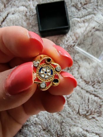 Pin's ou épinglette Rotary International Ballou Rag D