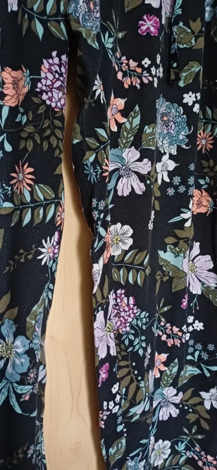 Pantalon fin fleuri vero moda taille small - photo numéro 2