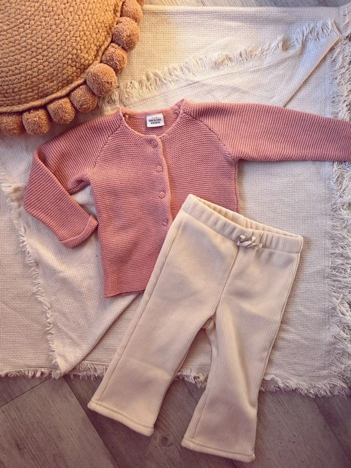 Ensemble gilet maille rose tape à l’œil tao pantalon velours côtelé gemo 18 mois