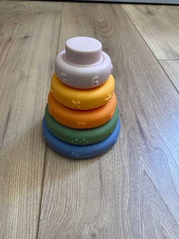 Tour à empiler style montessori