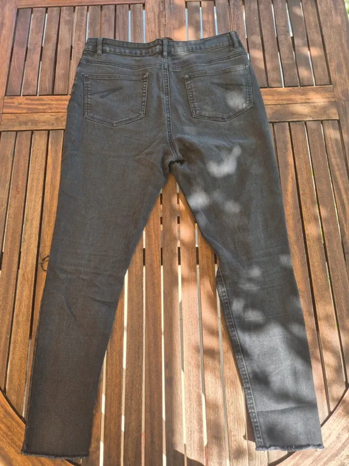 Jean noir troué skinny Pimkie T.42 - photo numéro 3