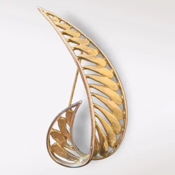 Broche dorée