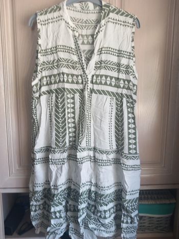 Robe courte légère vert et beige