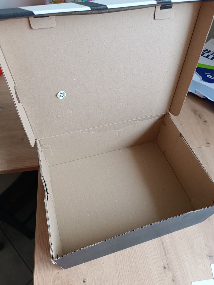 Boite chaussures adidas vide pointure 38 - photo numéro 3