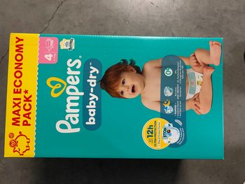Couches Pampers taille 4