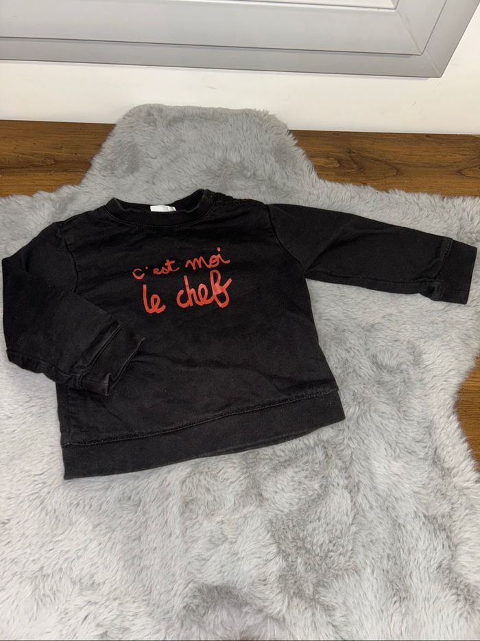 Pull noir et rouge - 24 mois Mots D’enfants