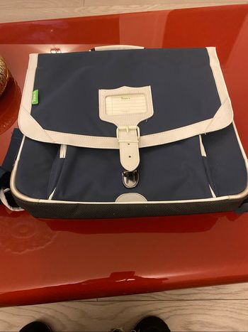 Cartable bleu marine neuf