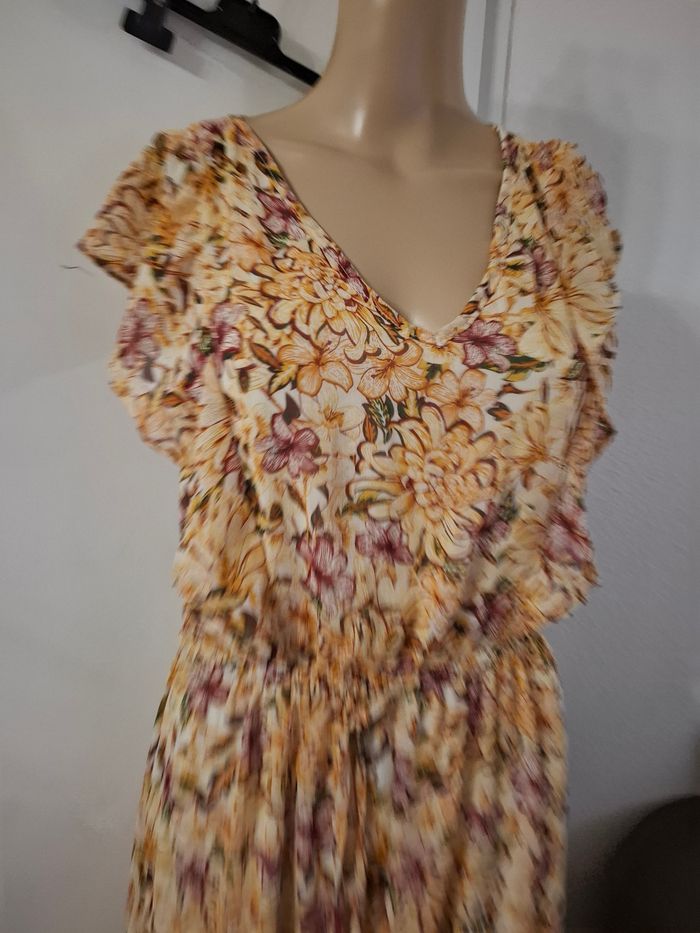 Robe longue fleuri taille 38/40 en très bon etat - photo numéro 3