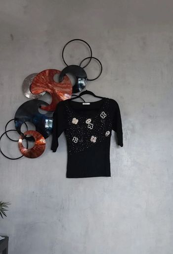 Pull noir à perles et paillettes Betty Blue