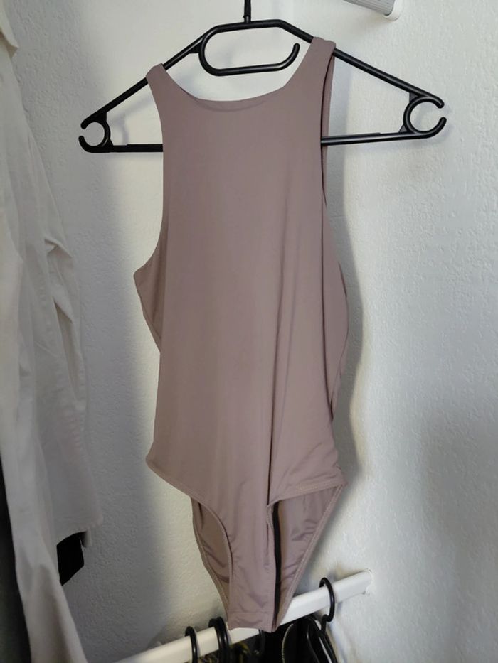 Body marron clair