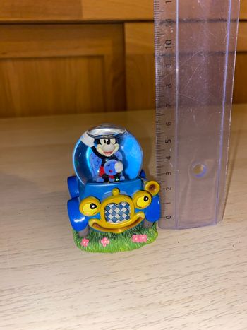 Boule à neige snow globe Mickey Mouse disney voiture bleue