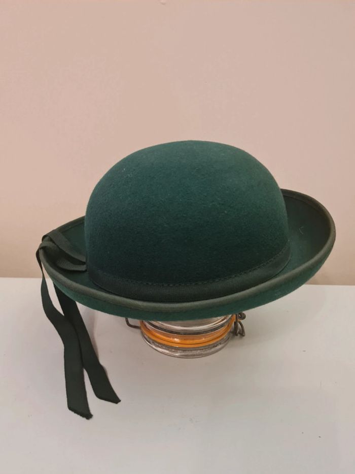Chapeau Bonpoint Vintage fille en feutre vert.