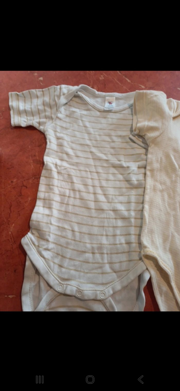 Lot de 2 bodies taille 36 mois - photo numéro 3