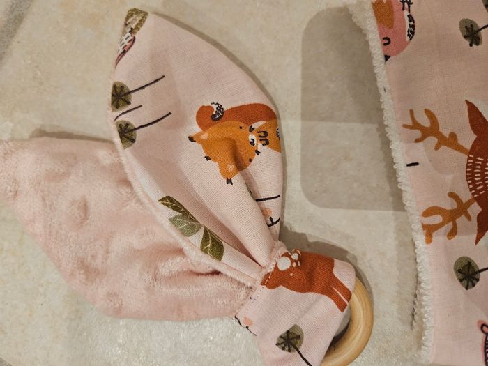 Bavoir et anneau dentition biche - photo numéro 2