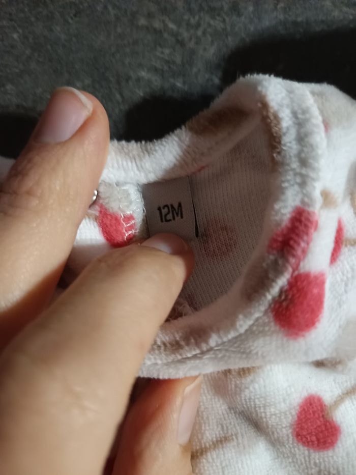 Pyjama cerises 12 mois - photo numéro 3