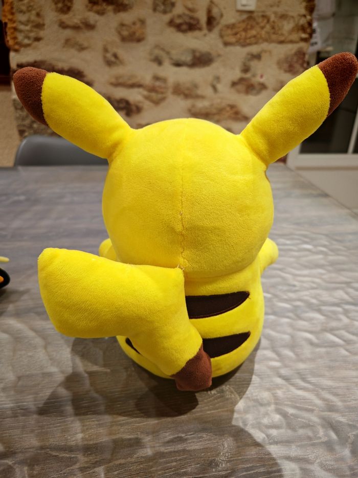 Peluche Pikachu - photo numéro 2