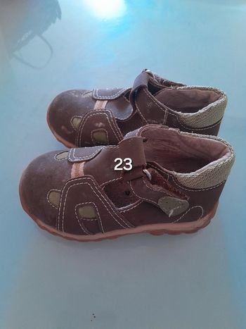Sandale fermé 23