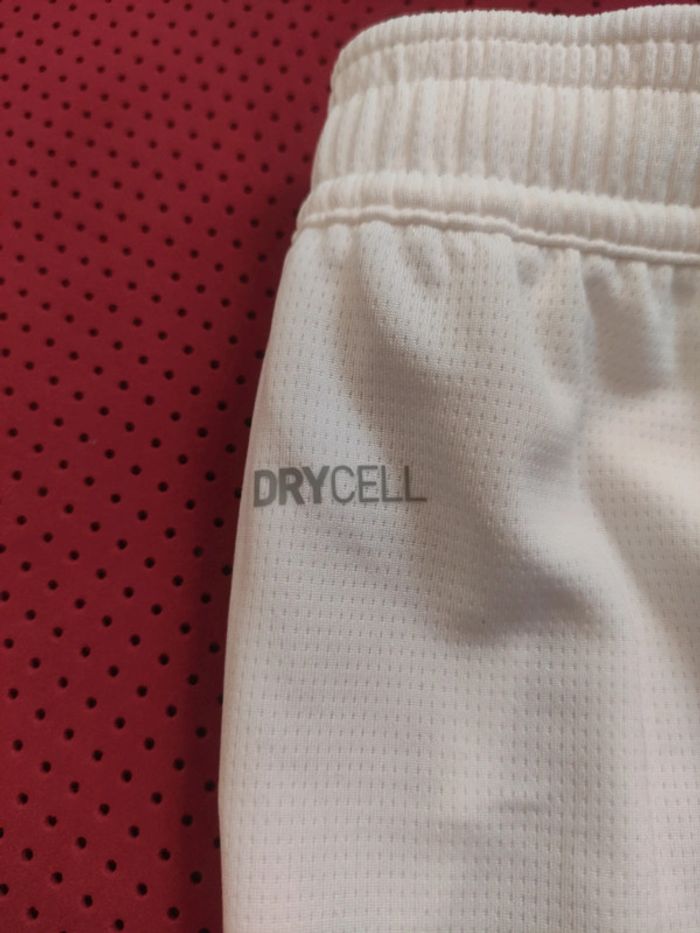 Short de foot Manchester City, Puma Authentique Officiel taille enfant 13/14 ans, Neuf - photo numéro 13