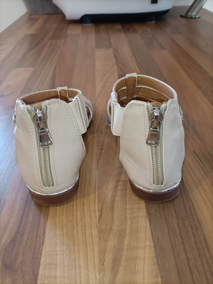 Sandales crème et argenté 29 - photo numéro 5