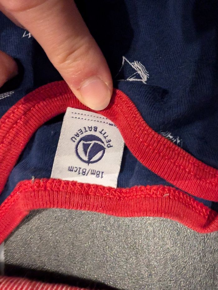 Lot de 2 bodys petit bateau - photo numéro 2