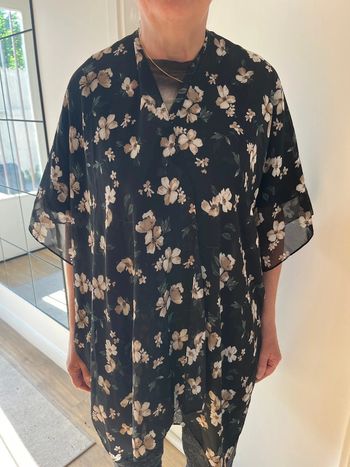 Tunique noir à fleur Marque Ardene