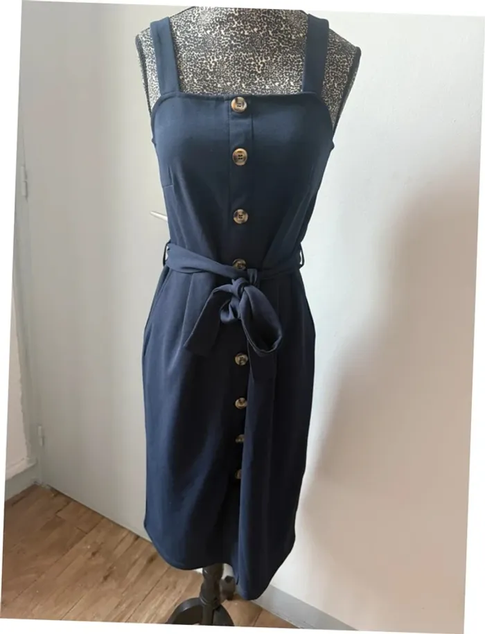 Robe Vero Moda bleu marine – Taille XS